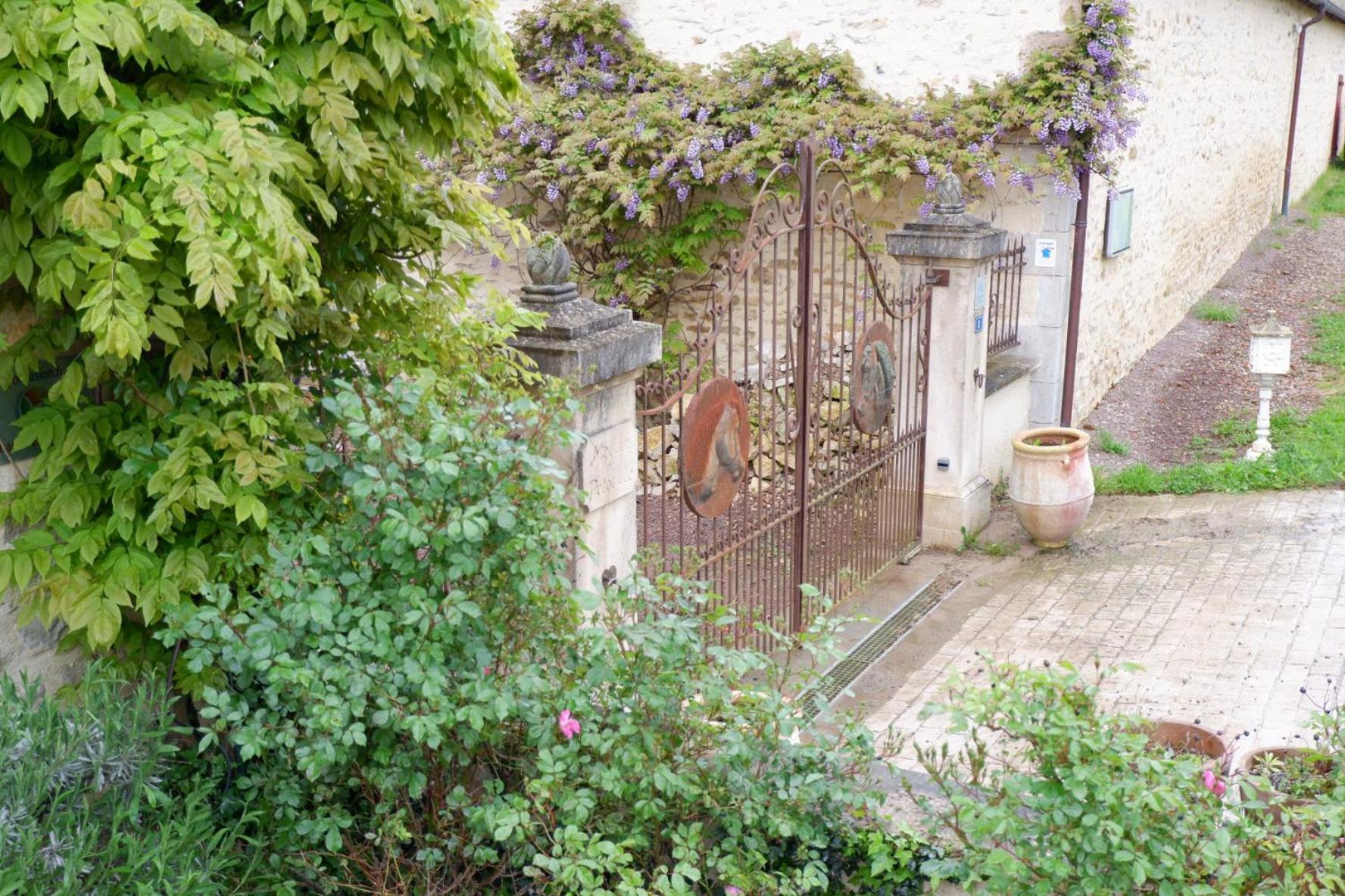 Hotel Moulin De Petoulle Charenton-du-Cher Zewnętrze zdjęcie